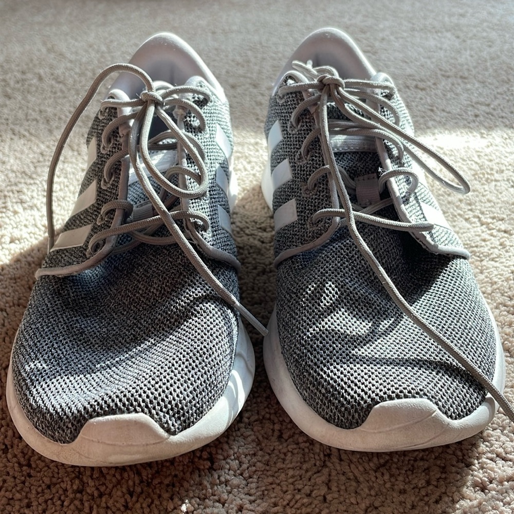 Adidas Cloudfoam canvas tennis shoe size 8